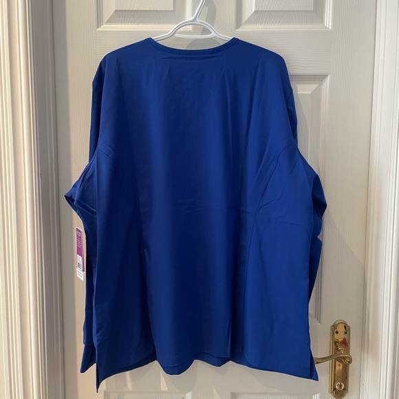 Long sleeved scrubs - Picture 5 of 5